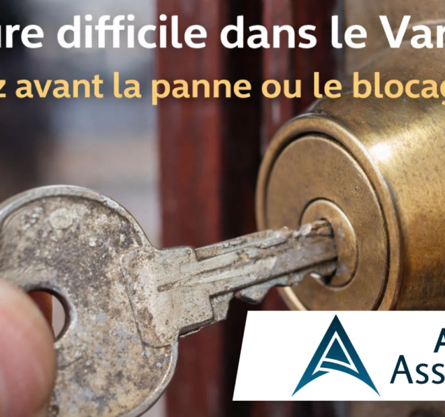 Serrure difficile dans le Var avec clé insérée dans un cylindre de porte